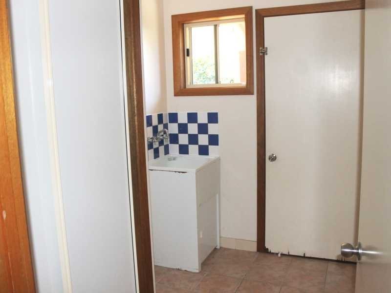 1/12 Chapple court, Boyne Island QLD 4680