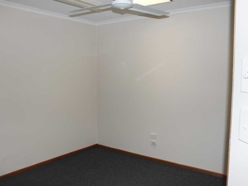 1/12 Chapple court, Boyne Island QLD 4680