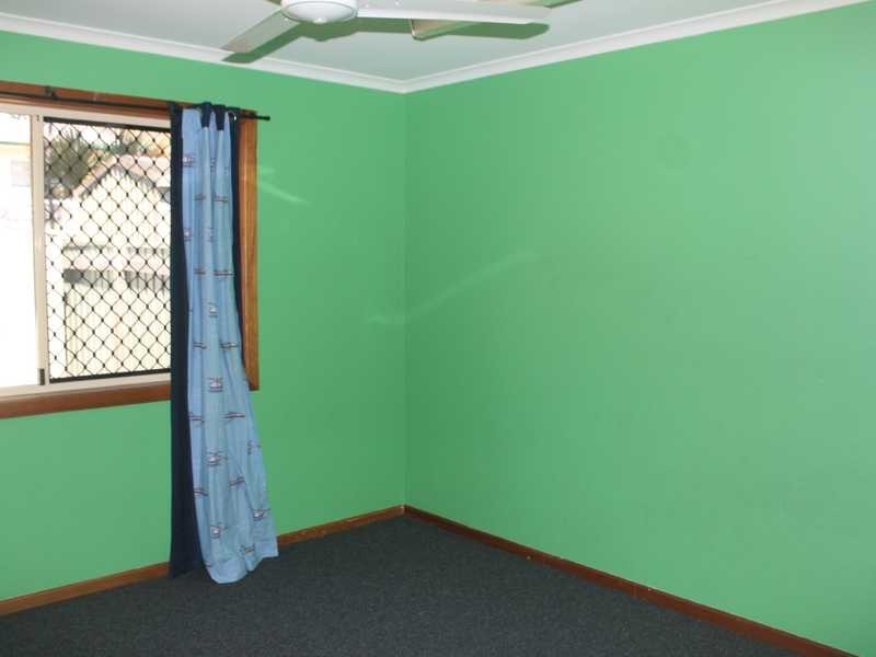 1/12 Chapple court, Boyne Island QLD 4680