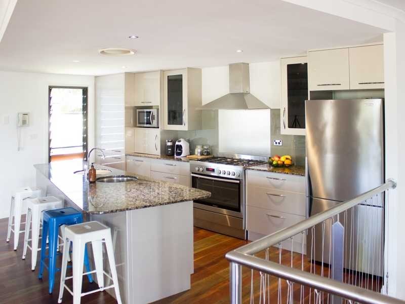 37 WYNDHAM AVENUE, Boyne Island QLD 4680