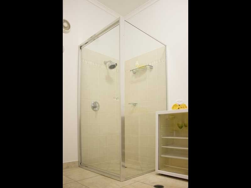 37 WYNDHAM AVENUE, Boyne Island QLD 4680