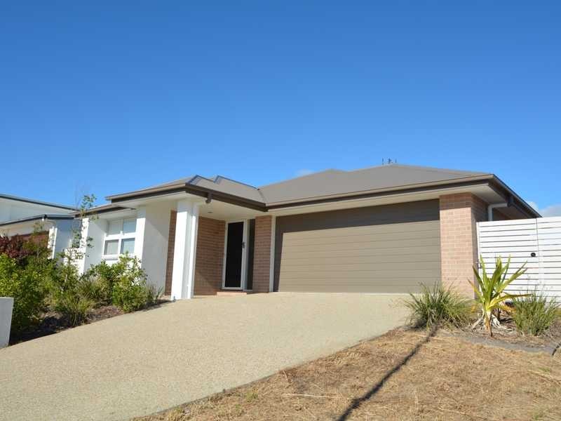 9 LENTHALL STREET, Boyne Island QLD 4680