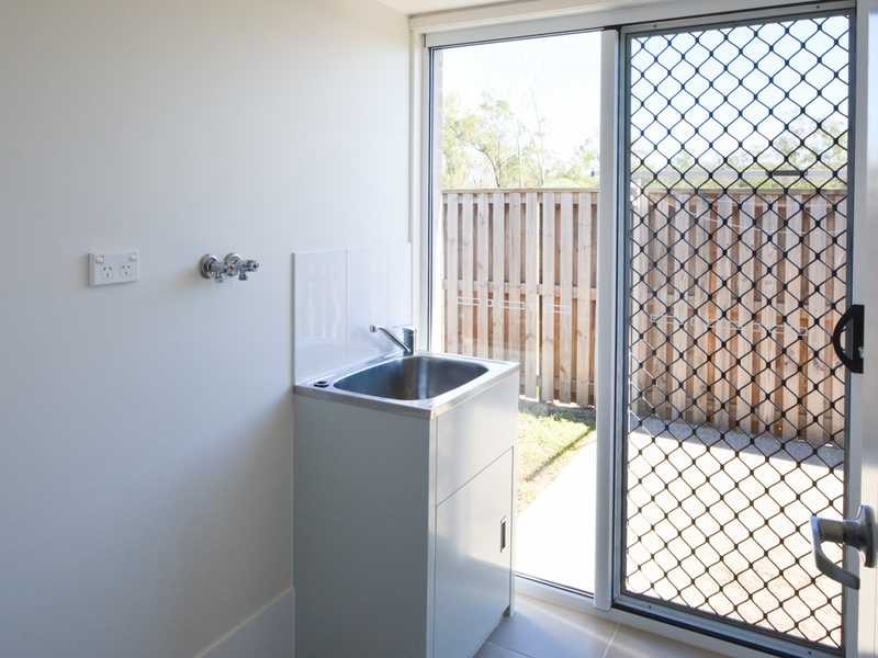 9 LENTHALL STREET, Boyne Island QLD 4680