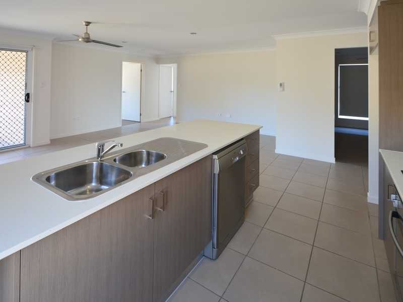 9 LENTHALL STREET, Boyne Island QLD 4680