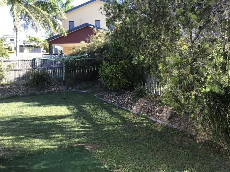 9 LIGHTHOUSE DRIVE, Boyne Island QLD 4680