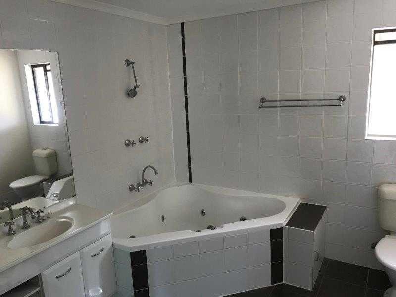 127 MALPAS STREET, Boyne Island QLD 4680