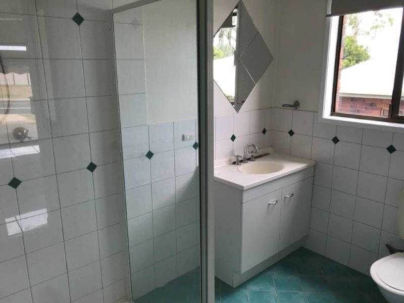 127 MALPAS STREET, Boyne Island QLD 4680