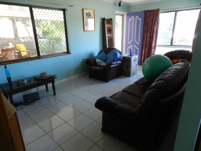 11 Yukana Street, Boyne Island QLD 4680