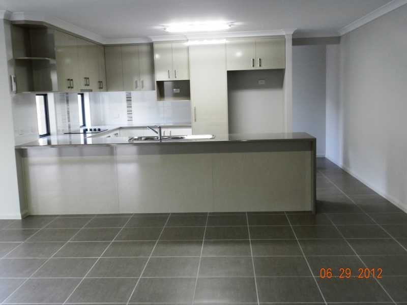 9 Valley Way, Boyne Island QLD 4680