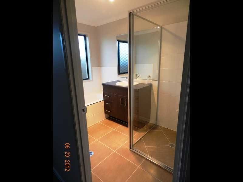 9 Valley Way, Boyne Island QLD 4680