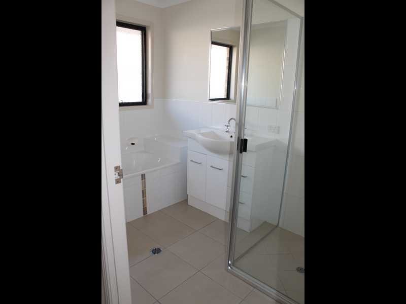 14 Jeana Close, Boyne Island QLD 4680