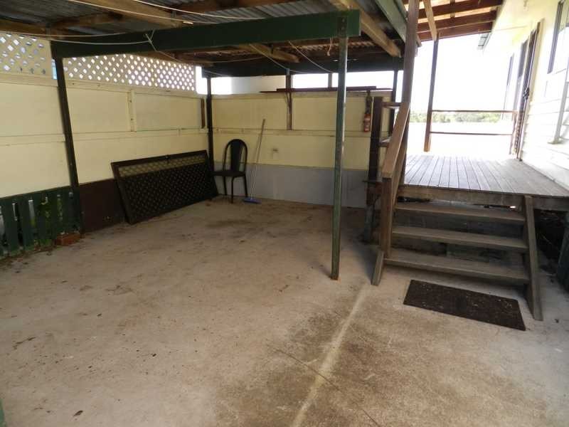 26 Island Esplanade, Boyne Island QLD 4680