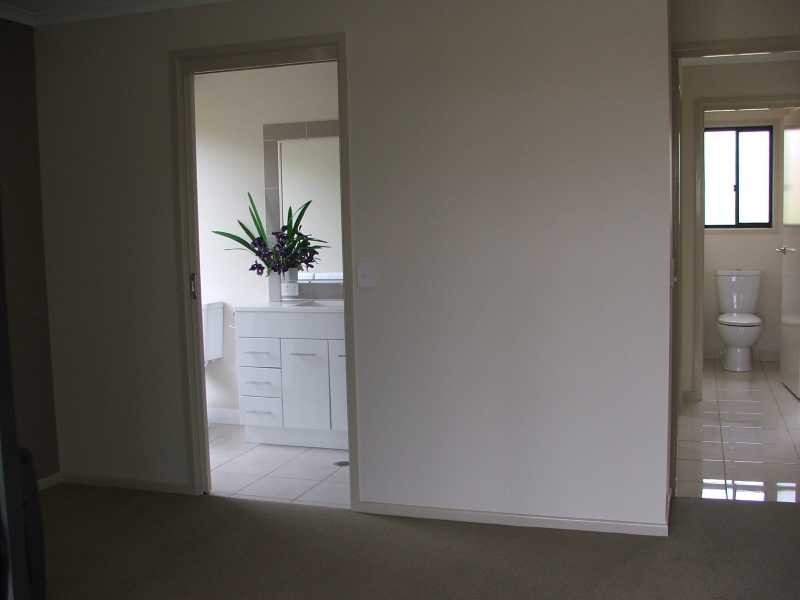 59 Robertson Drive, Burnside QLD 4560