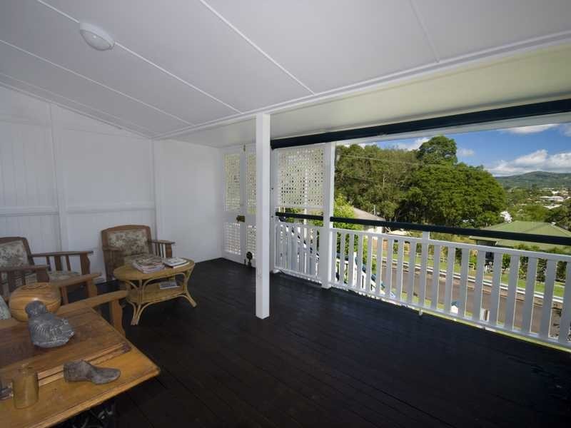 14 Mount Pleasant Road, Nambour QLD 4560