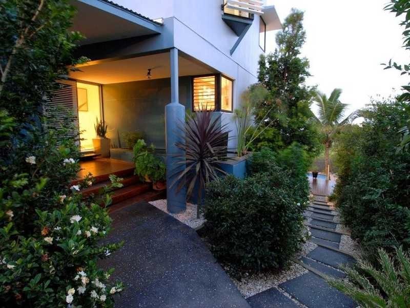 2 Kawana Street, Alexandra Headland QLD 4572