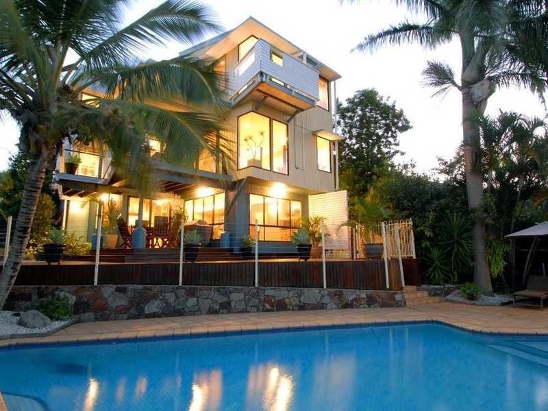 2 Kawana Street, Alexandra Headland QLD 4572