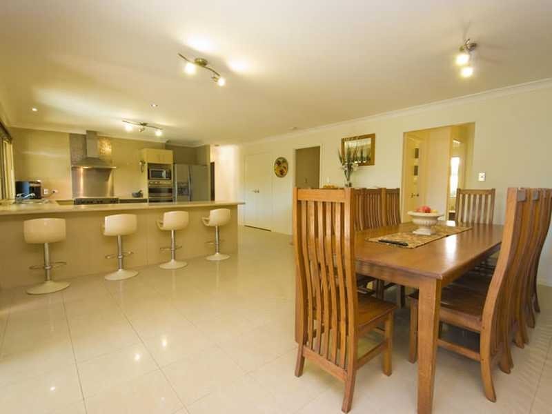 16 Mountain Breeze Court, Nambour QLD 4560