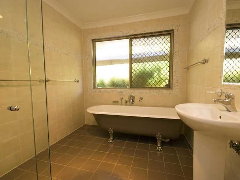 16 Mountain Breeze Court, Nambour QLD 4560