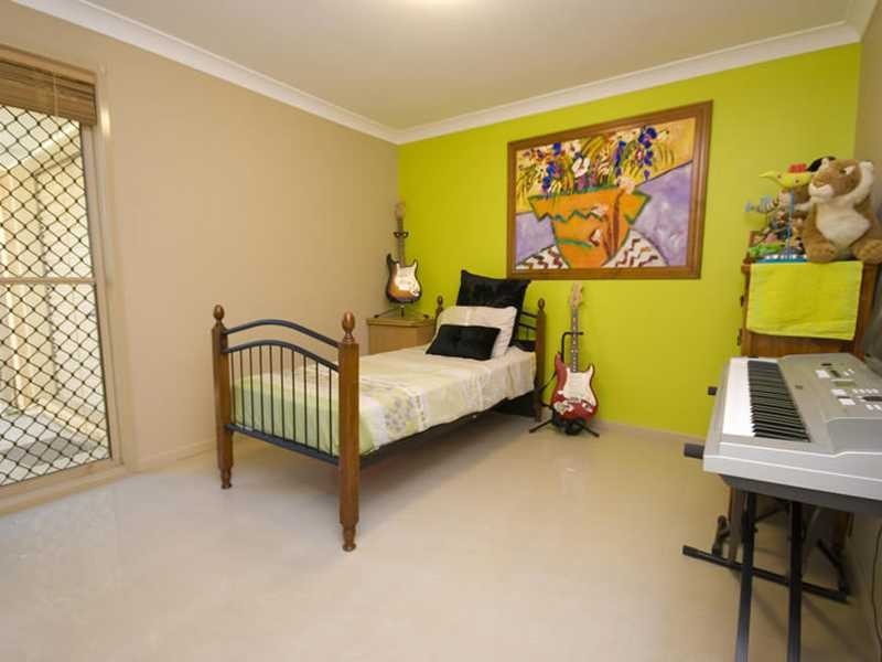 16 Mountain Breeze Court, Nambour QLD 4560