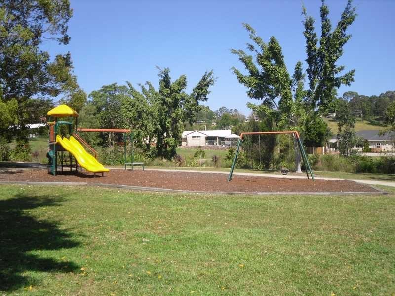 5 Orientation Place, Nambour QLD 4560