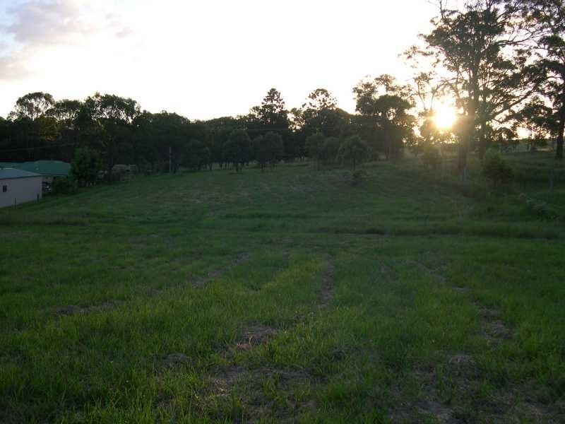 18 Devon Court Road, Crows Nest QLD 4355