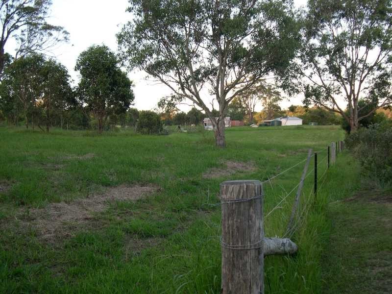 18 Devon Court Road, Crows Nest QLD 4355