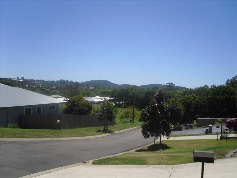 1 Cooee Court, Coes Creek QLD 4560