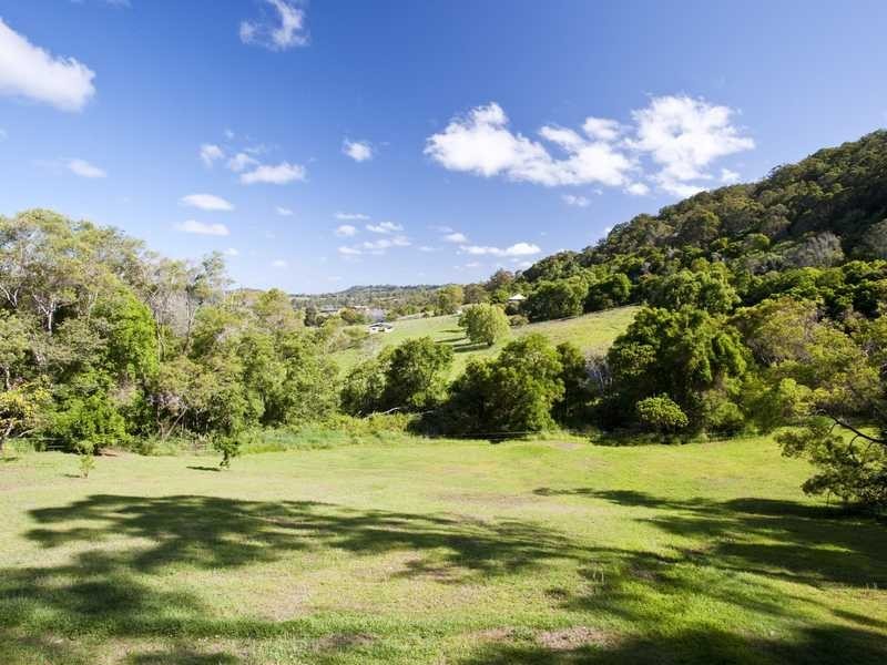 99 English Road, Kiamba QLD 4560