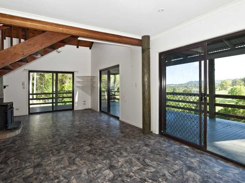 99 English Road, Kiamba QLD 4560