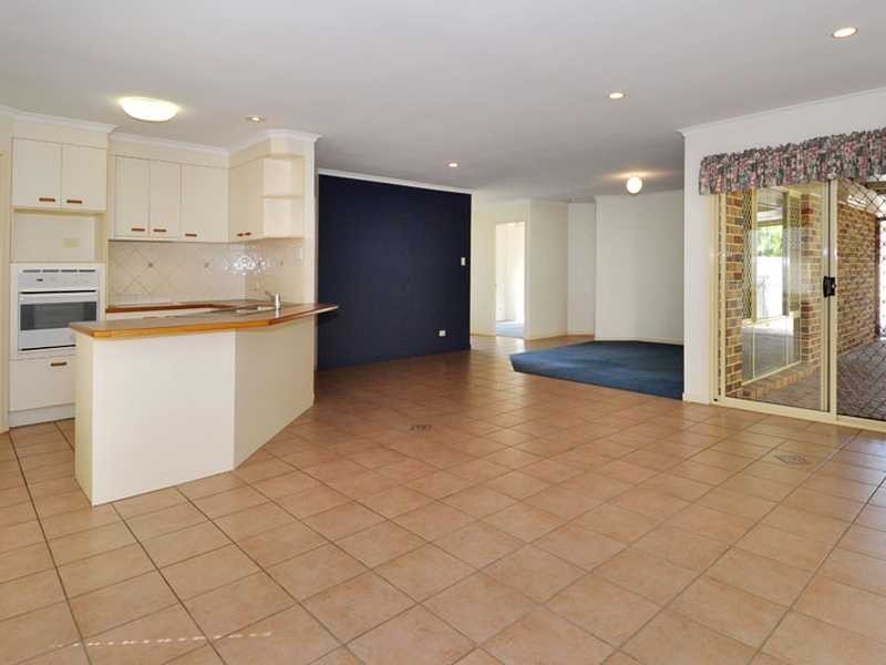 6 Kings Place, Nambour QLD 4560