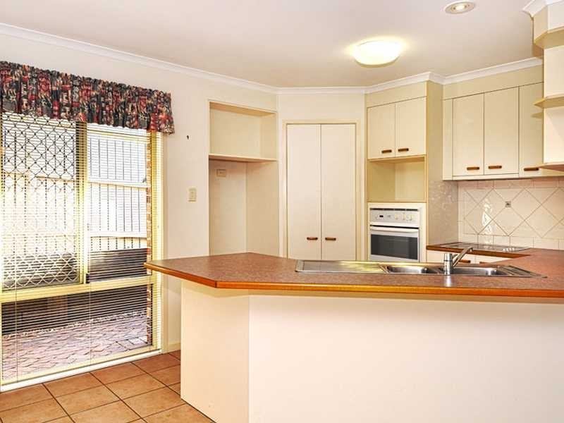 6 Kings Place, Nambour QLD 4560