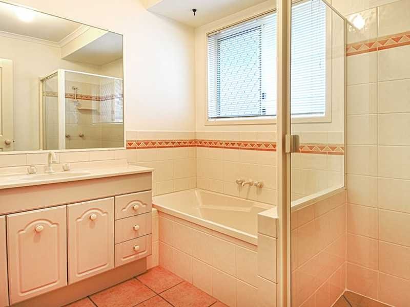 6 Kings Place, Nambour QLD 4560