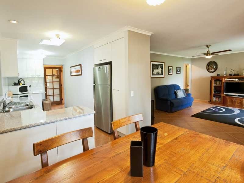 6 Roberts Street, Palmwoods QLD 4555