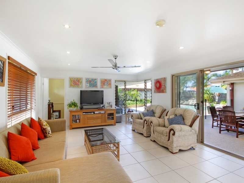 9 Mooloolah Drive, Minyama QLD 4575