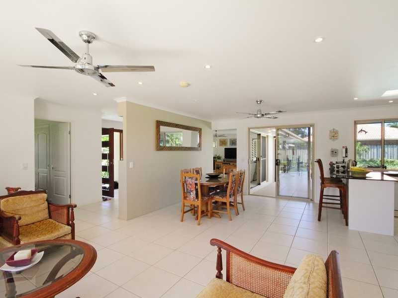 9 Mooloolah Drive, Minyama QLD 4575