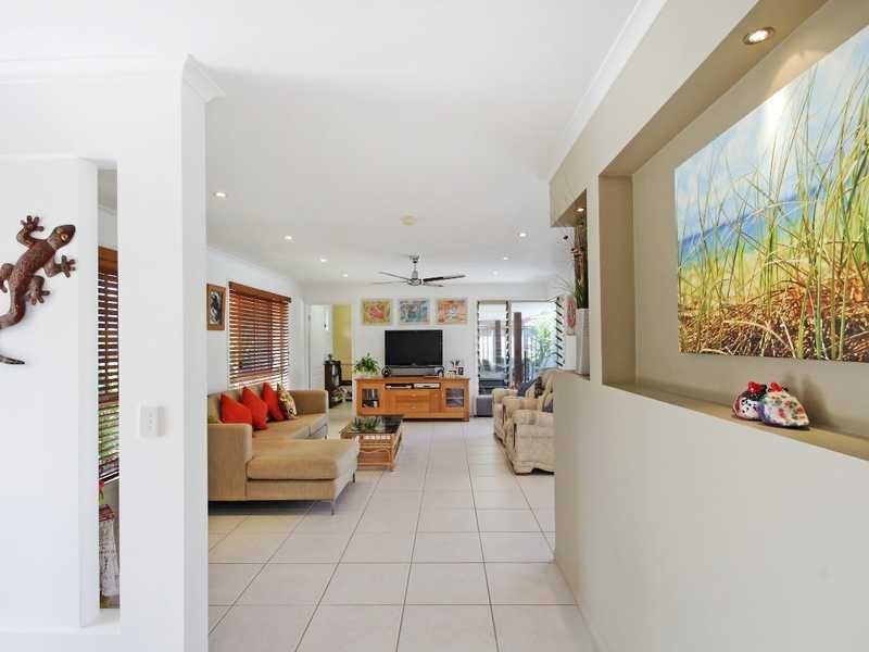 9 Mooloolah Drive, Minyama QLD 4575