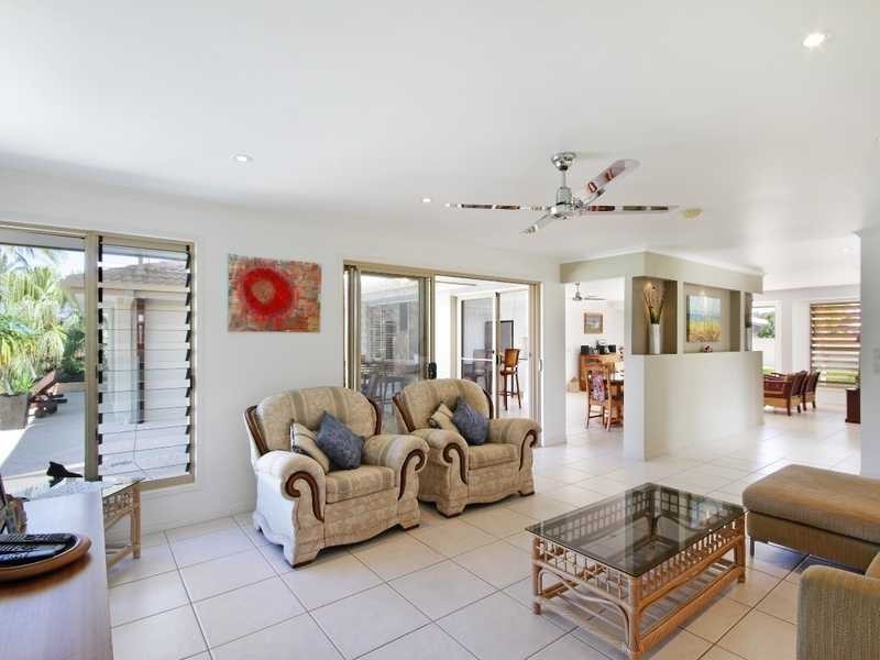 9 Mooloolah Drive, Minyama QLD 4575