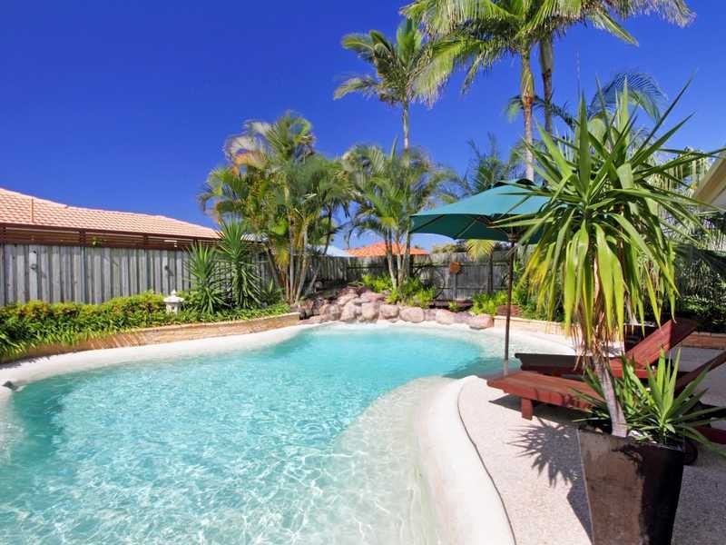 9 Mooloolah Drive, Minyama QLD 4575
