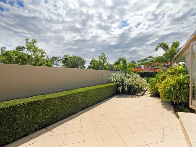 9 Mooloolah Drive, Minyama QLD 4575