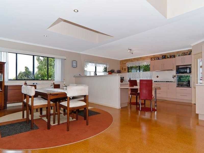 11 Rainbow Court, Woombye QLD 4559