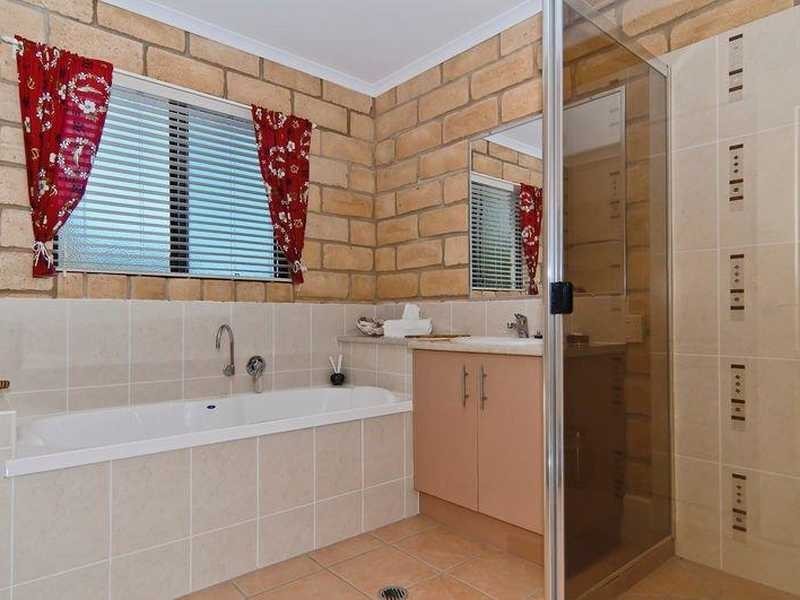 11 Rainbow Court, Woombye QLD 4559