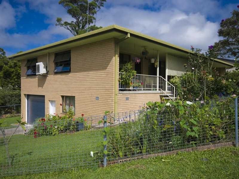 30 Spring Myrtle Avenue, Nambour QLD 4560