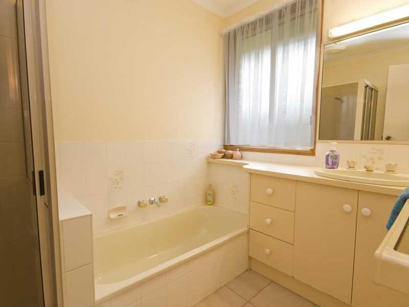 5 Cameron Place, Nambour QLD 4560