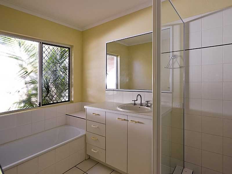 Unit 1/26 Jarnahill Drive, Mount Coolum QLD 4573