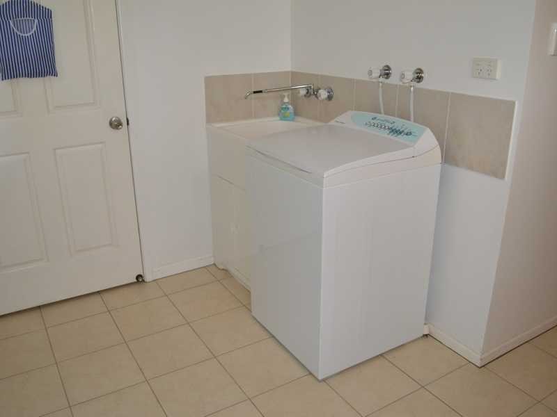 15 Kelks Hill Road, Nambour QLD 4560