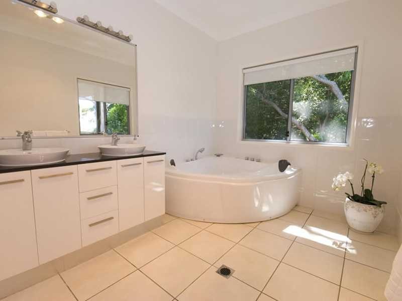 7 Shelly Court, Nambour QLD 4560