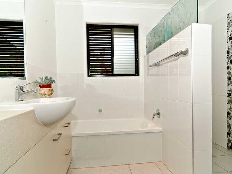 8 Shelly Court, Nambour QLD 4560