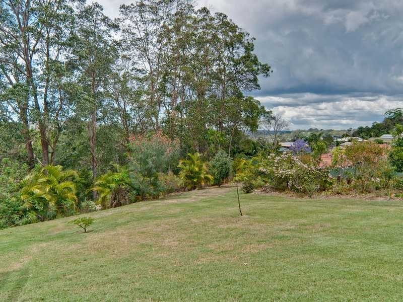 8 Shelly Court, Nambour QLD 4560