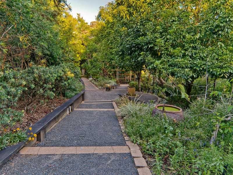 7 Oxleigh Crescent, Nambour QLD 4560