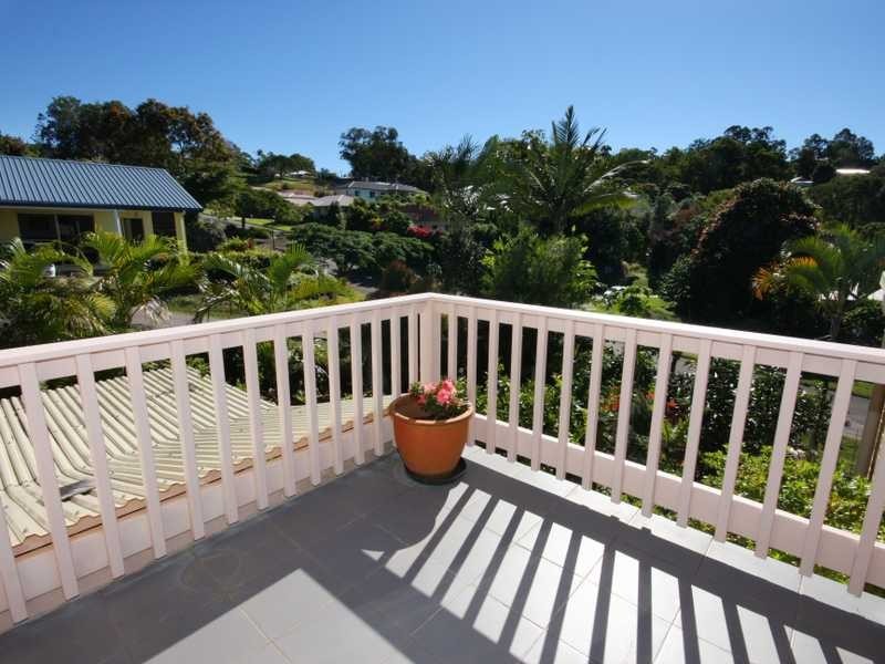 2 Albatross Avenue, Nambour QLD 4560